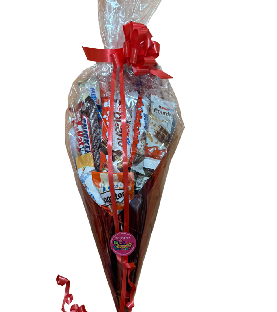Cono capirote de chocolates. 40Cm