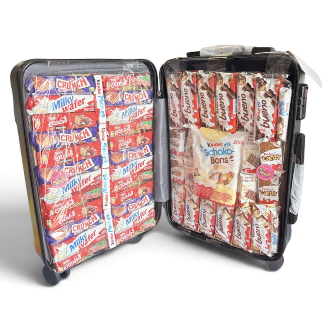 SUPER Maleta grande de viaje, Rellena de chocolates. Con ruedas.