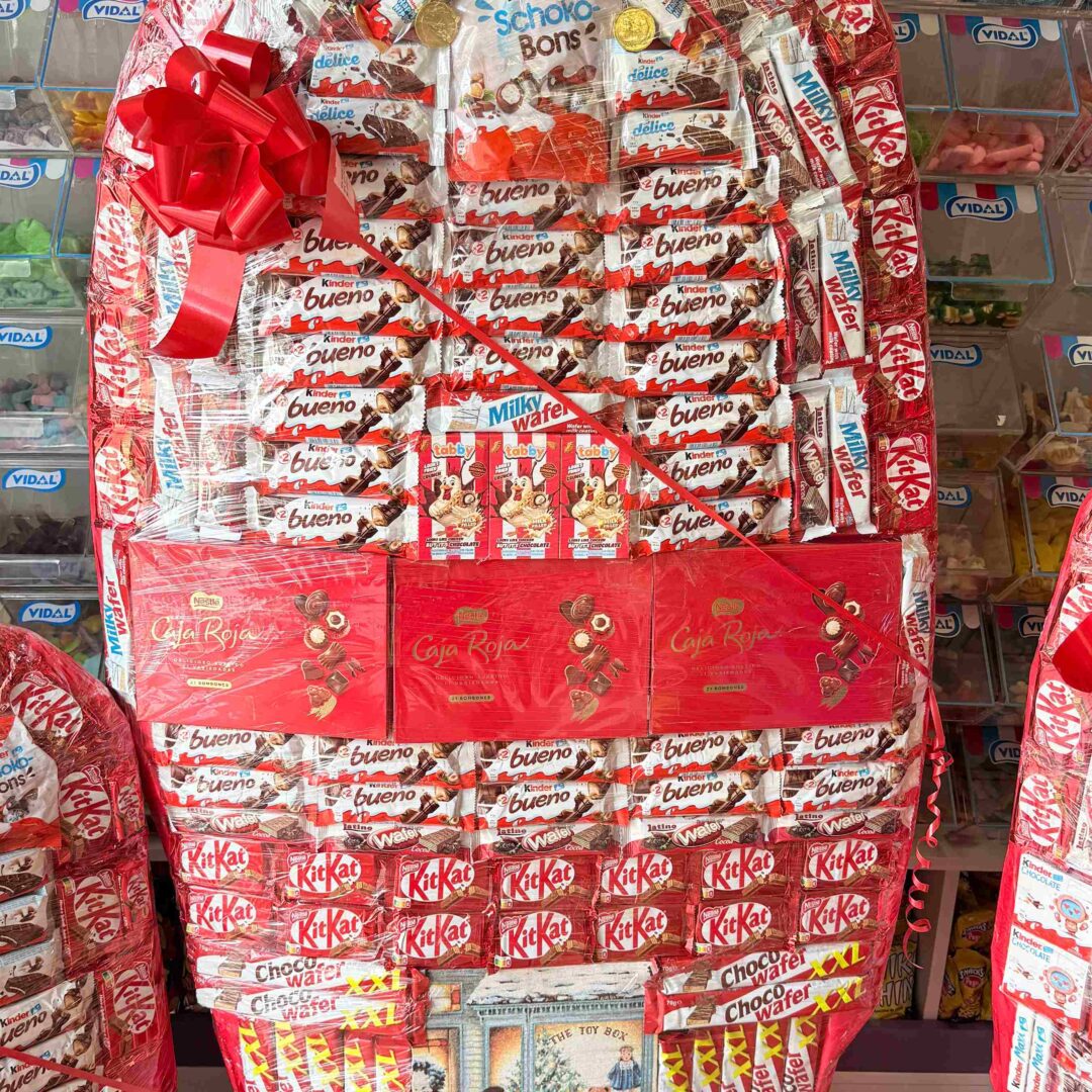 Cesta chocolate kinder ULTRA GIGANTE, 1,65Metros de altura